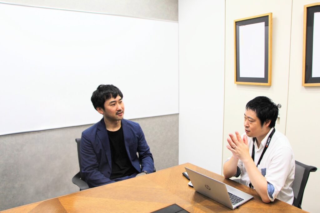 株式会社manebi